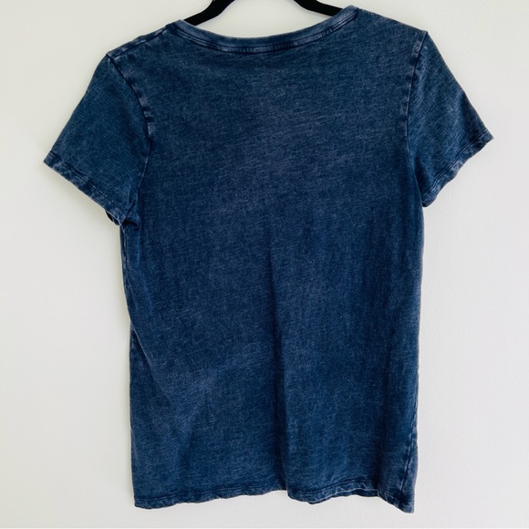 Universal Thread V-neck T-shirt - Picture 5 of 5